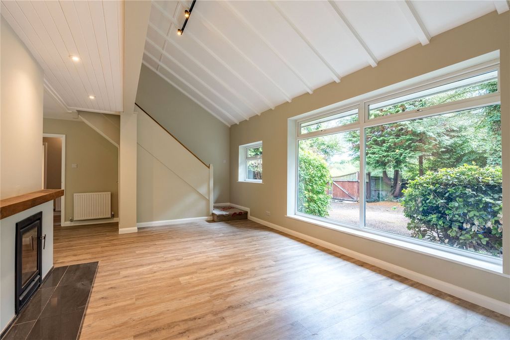 Property photo 3 of 27 Picture No. 32