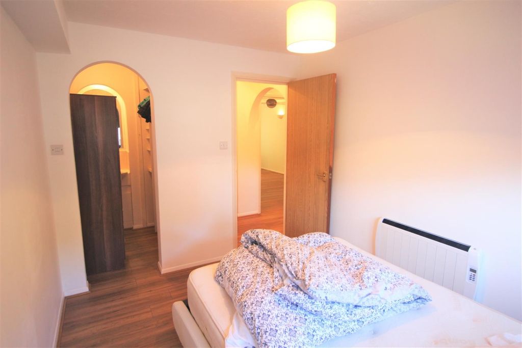 Property photo 3 of 6 5140842