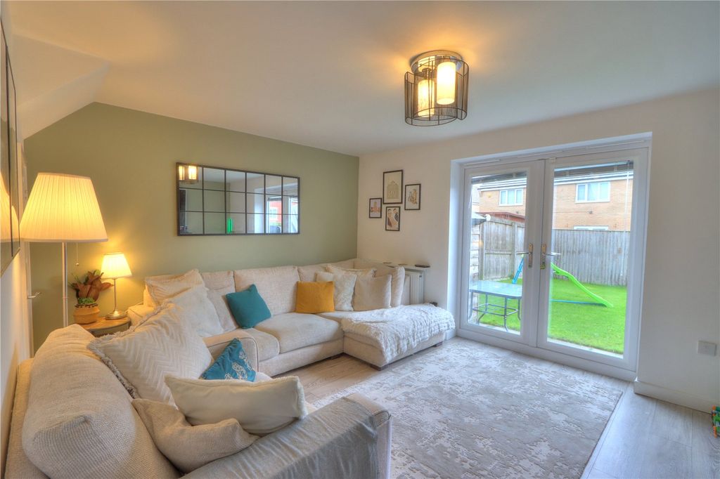 Property photo 3 of 8 Picture No. 11