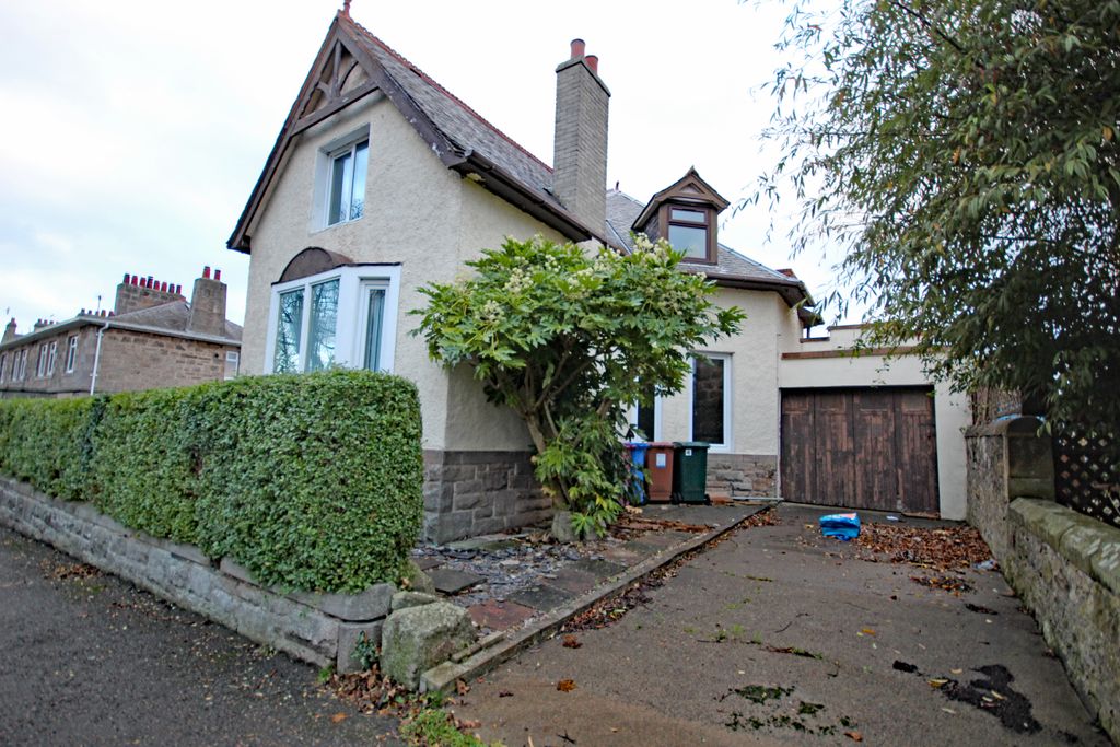 Property photo 3 of 31