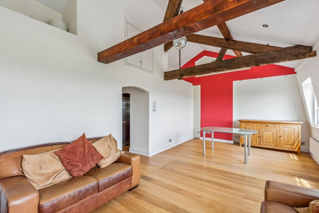 Property photo 3 of 14 Image