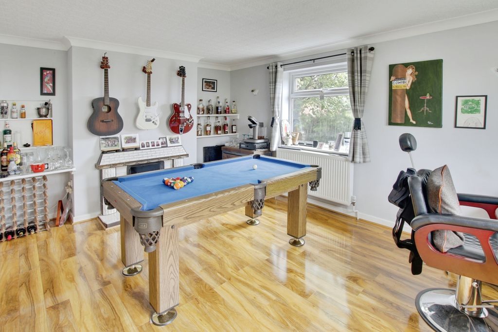 Property photo 3 of 21