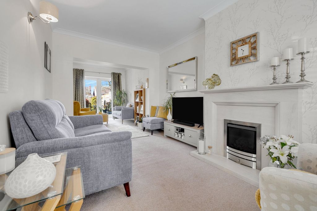 Property photo 3 of 38