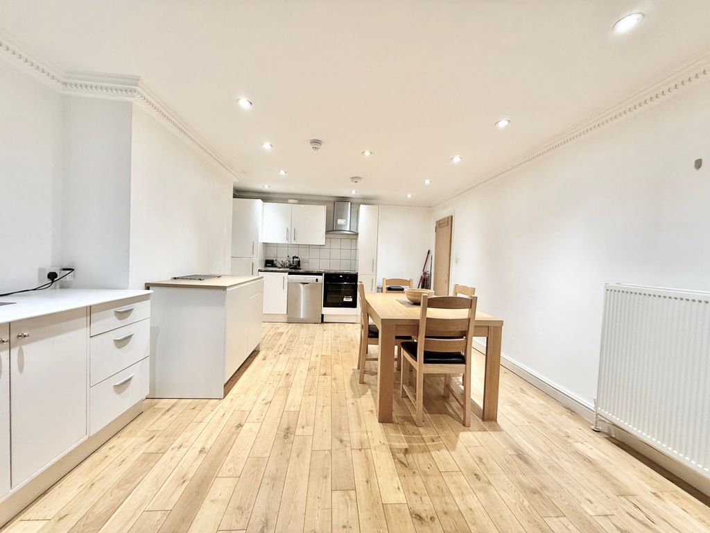 Property photo 2 of 21 Gallery
