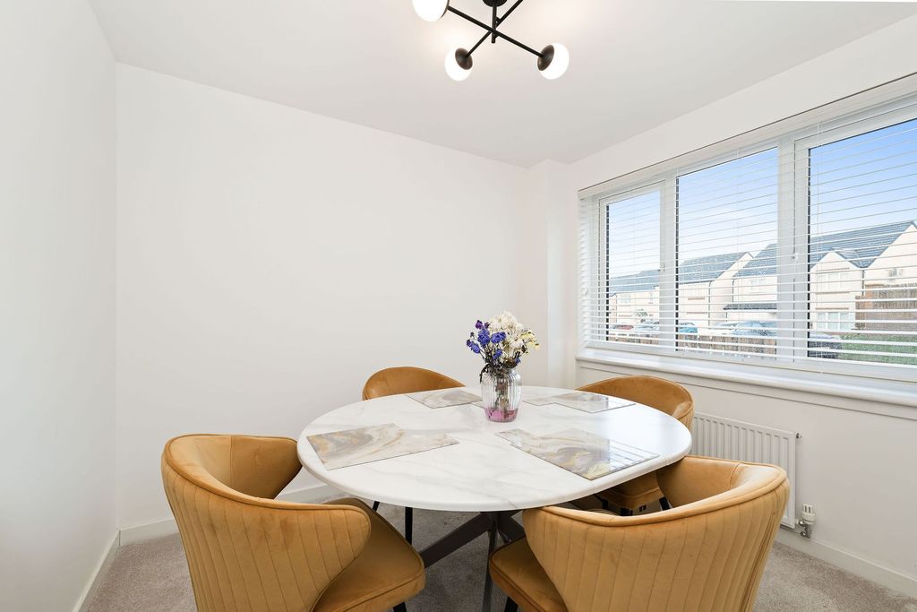 Property photo 3 of 24 Dining Room