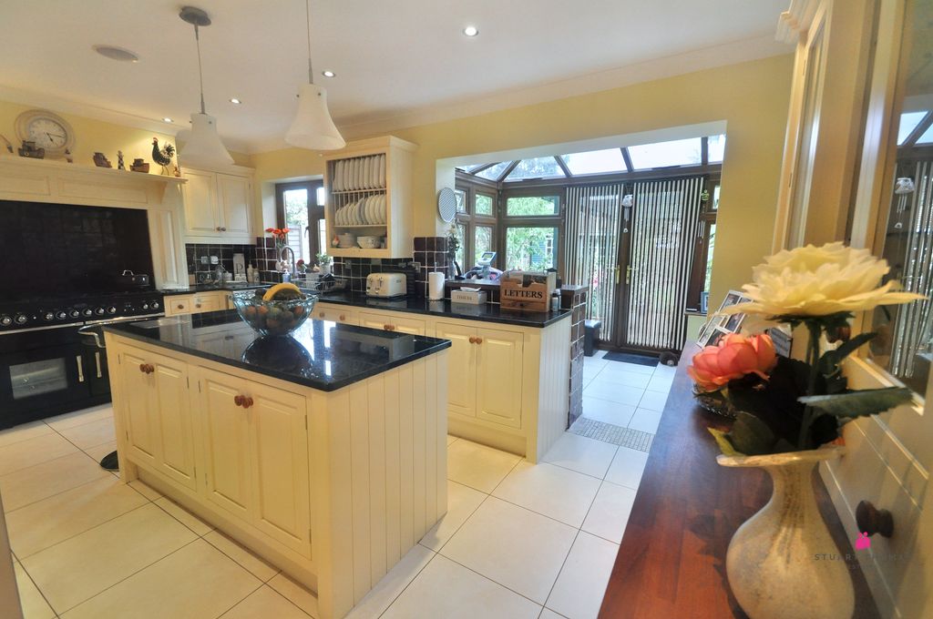 Property photo 3 of 45