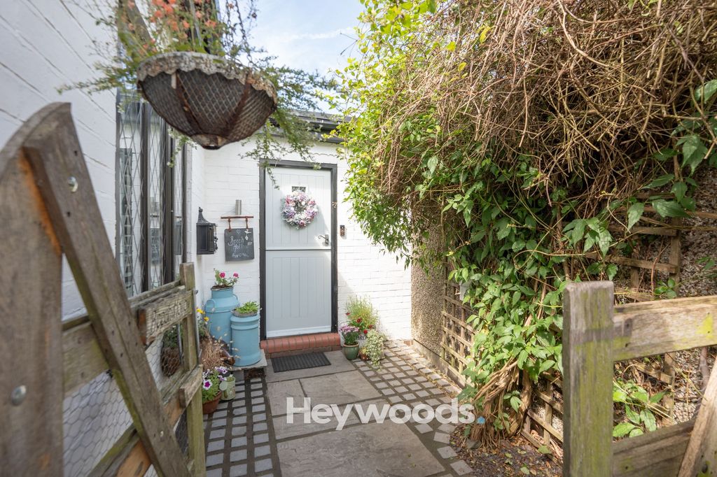 Property photo 1 of 37