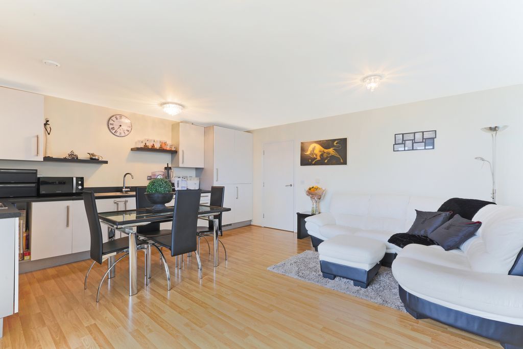 Property photo 3 of 9