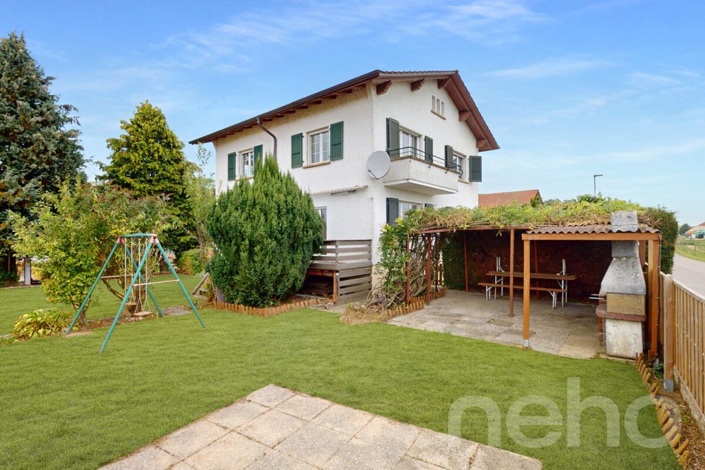 Property photo 2 of 13