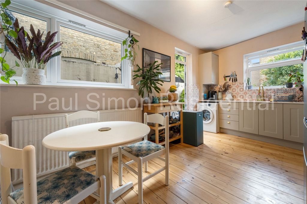 Property photo 3 of 12 Picture No. 18