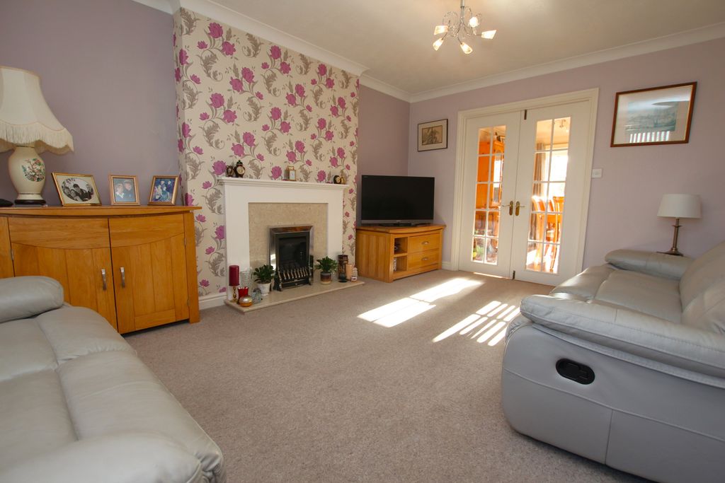 Property photo 3 of 23