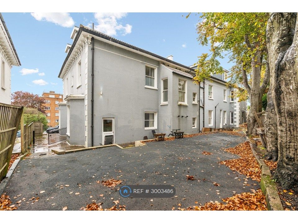 Property photo 1 of 2