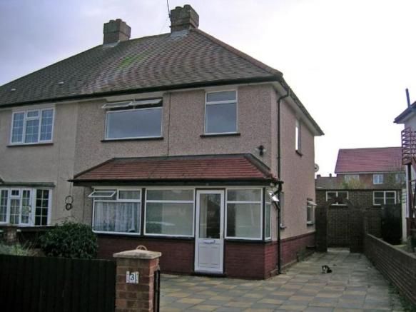 Property photo 1 of 3 A Newly Decorated First Floor  Three Bedroom Flat