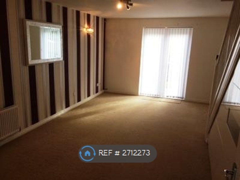 Property photo 2 of 13 Living Room