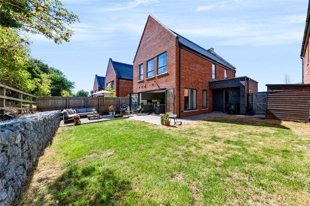 Property photo 2 of 29 Picture No. 23