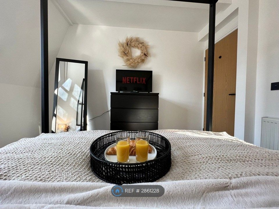 Property photo 3 of 26