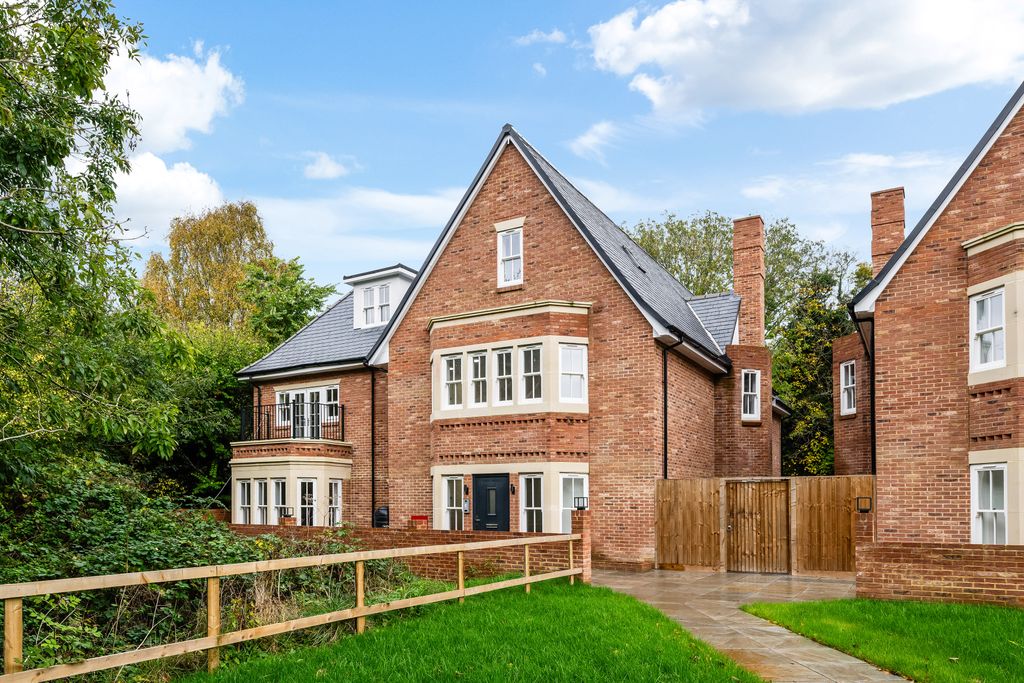 Property photo 1 of 16