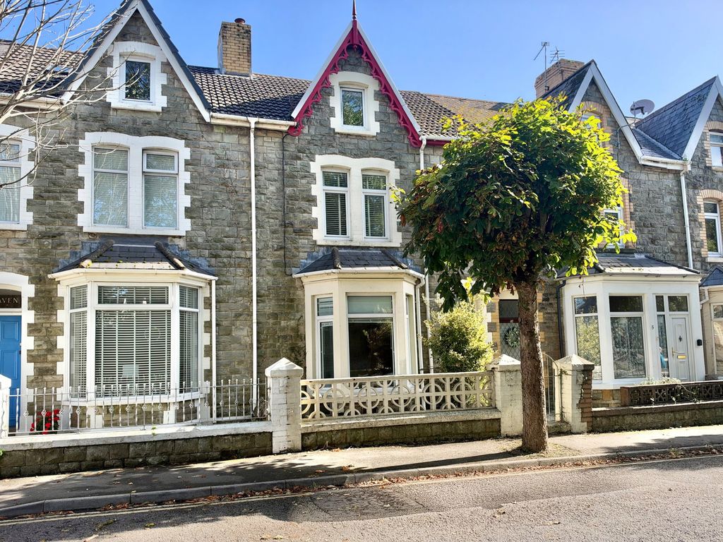Property photo 1 of 32