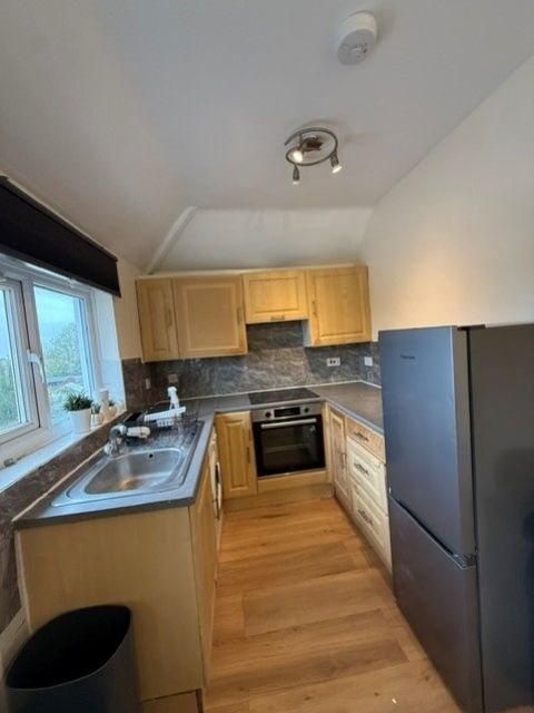 Property photo 3 of 7 Kitchen