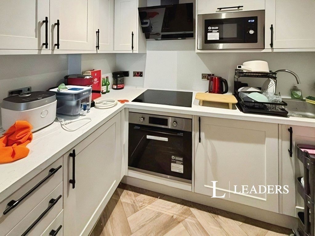 Property photo 1 of 6 Kitchen