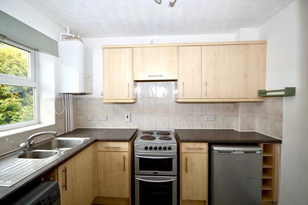 Property photo 3 of 9 Kitchen