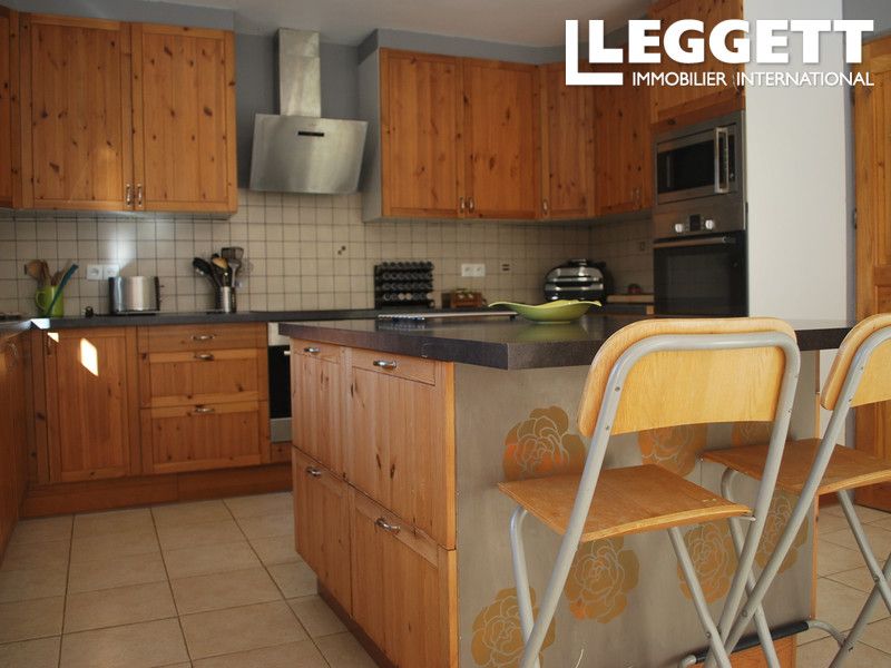 Property photo 3 of 10