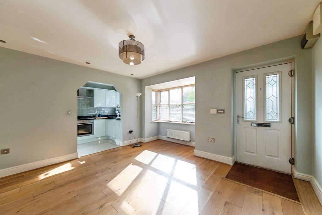 Property photo 2 of 19