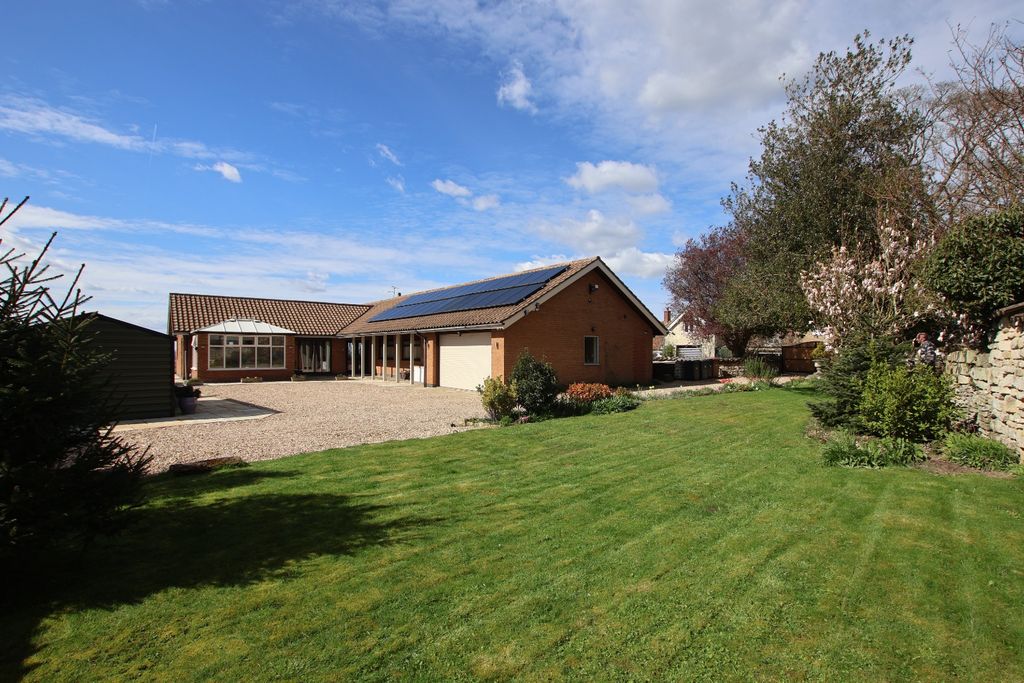 Property photo 1 of 30 5042661