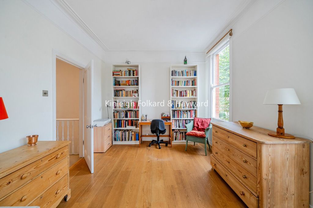 Property photo 3 of 17 Picture No. 12