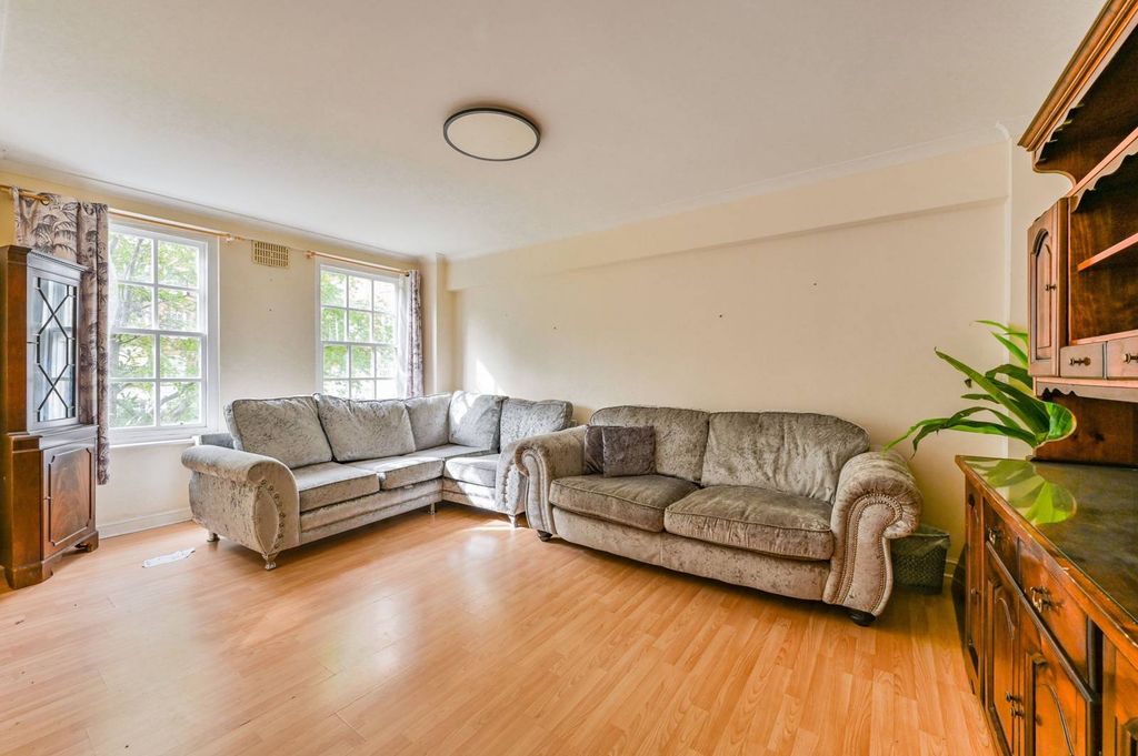 Property photo 3 of 5