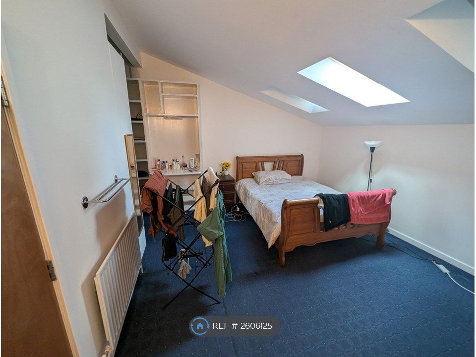 Property photo 2 of 34 Room One