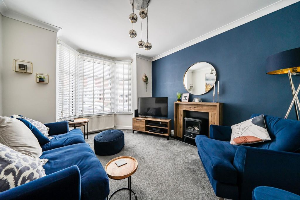 Property photo 2 of 17 1469634-6-6A1d9c14B7304.Jpg