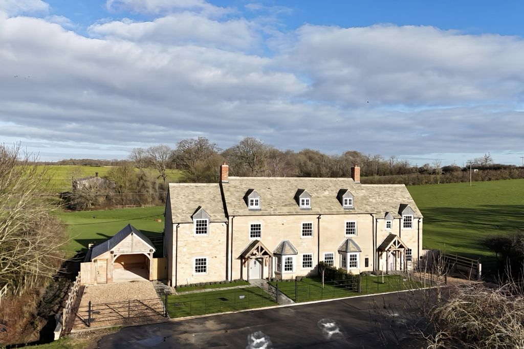 Property photo 1 of 33 Img_4021