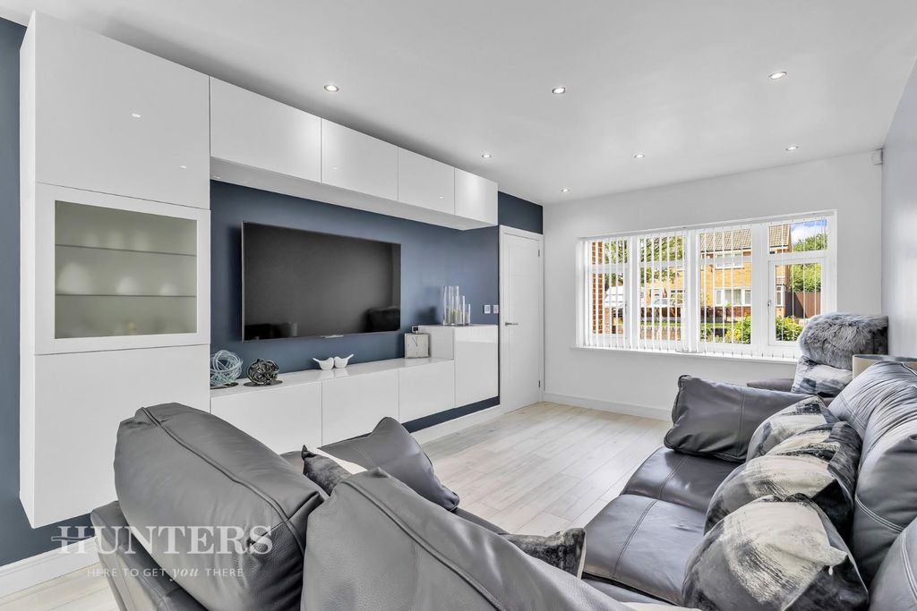 Property photo 2 of 26 Open Plan Living Area