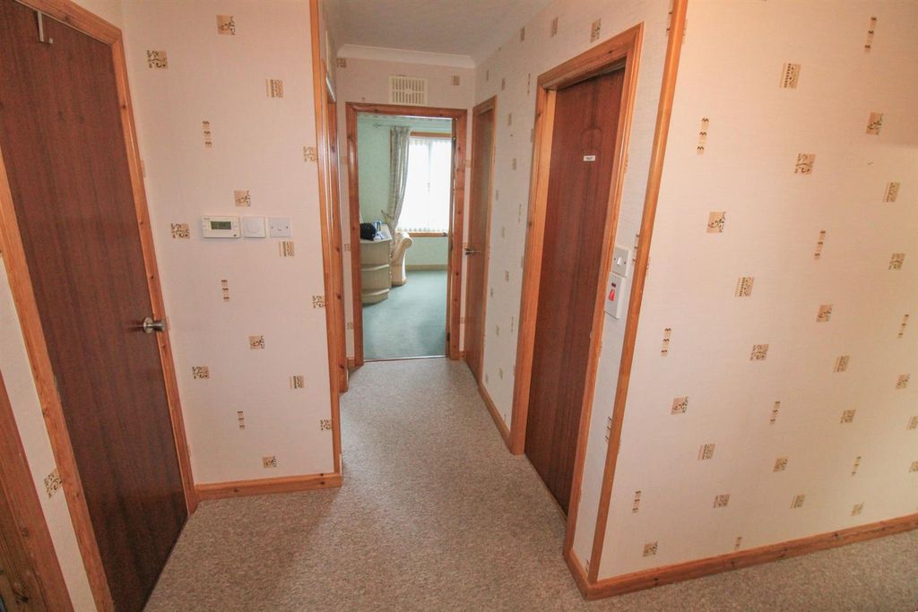 Property photo 3 of 24 Entrance Hall-2.Jpg