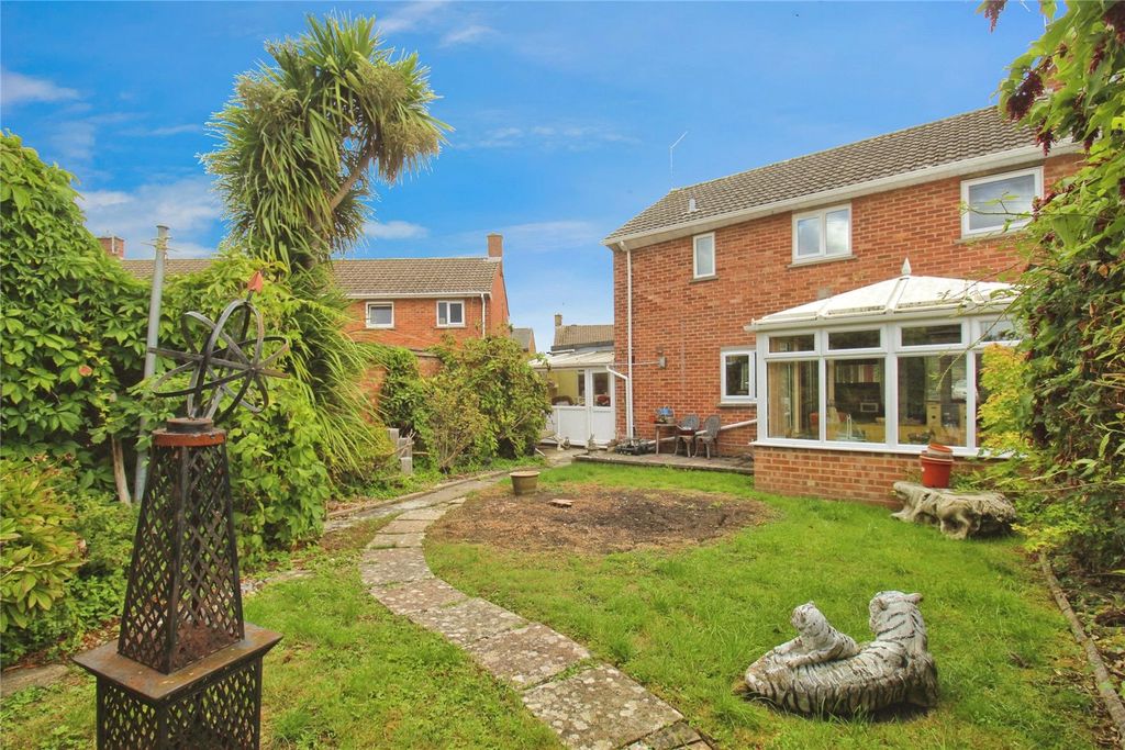Property photo 2 of 17 Picture No. 18