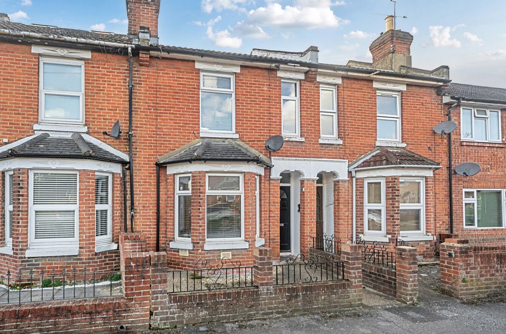 Property photo 1 of 13 1437354-1-69Cbd33...