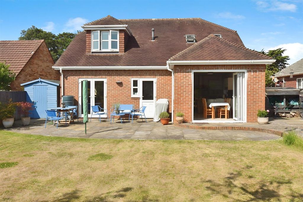 Locks Road, Locks Heath SO31, 4 bed detached house for sale, £695,000 ...