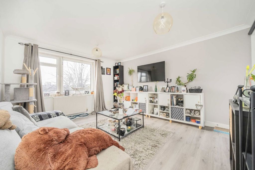 Property photo 2 of 5