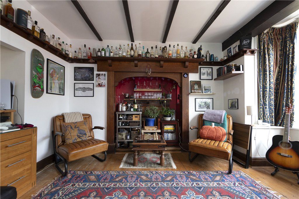 Property photo 3 of 16 Picture 3