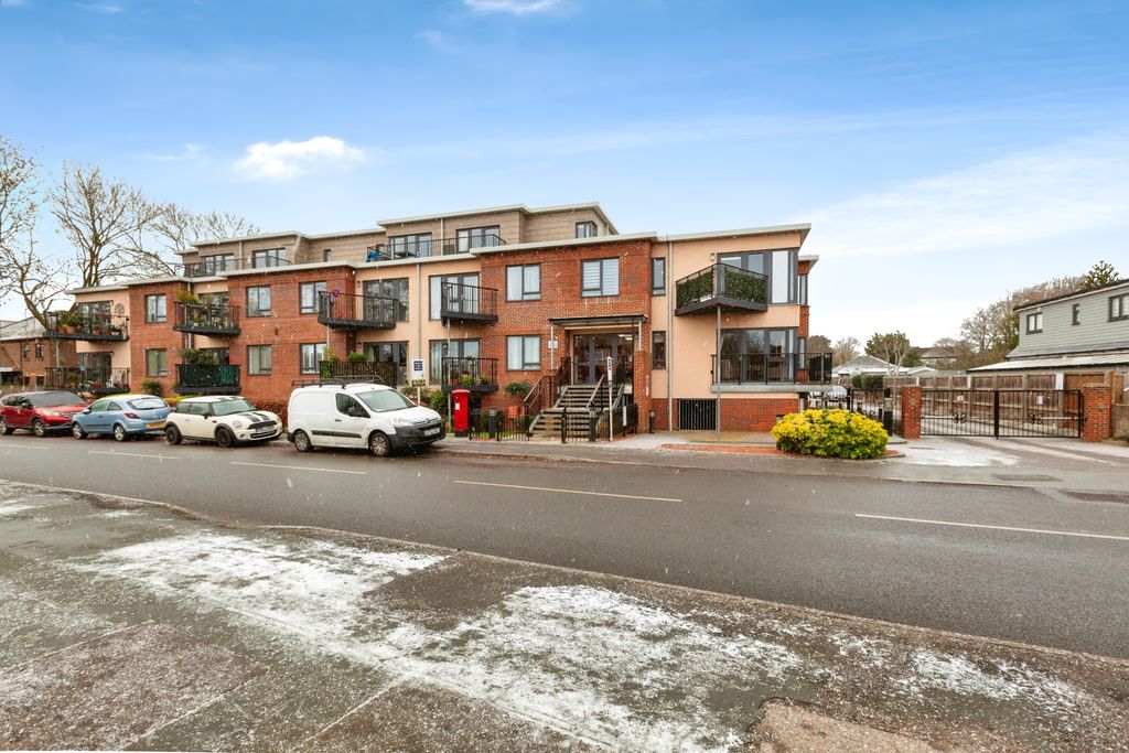 Property photo 1 of 20