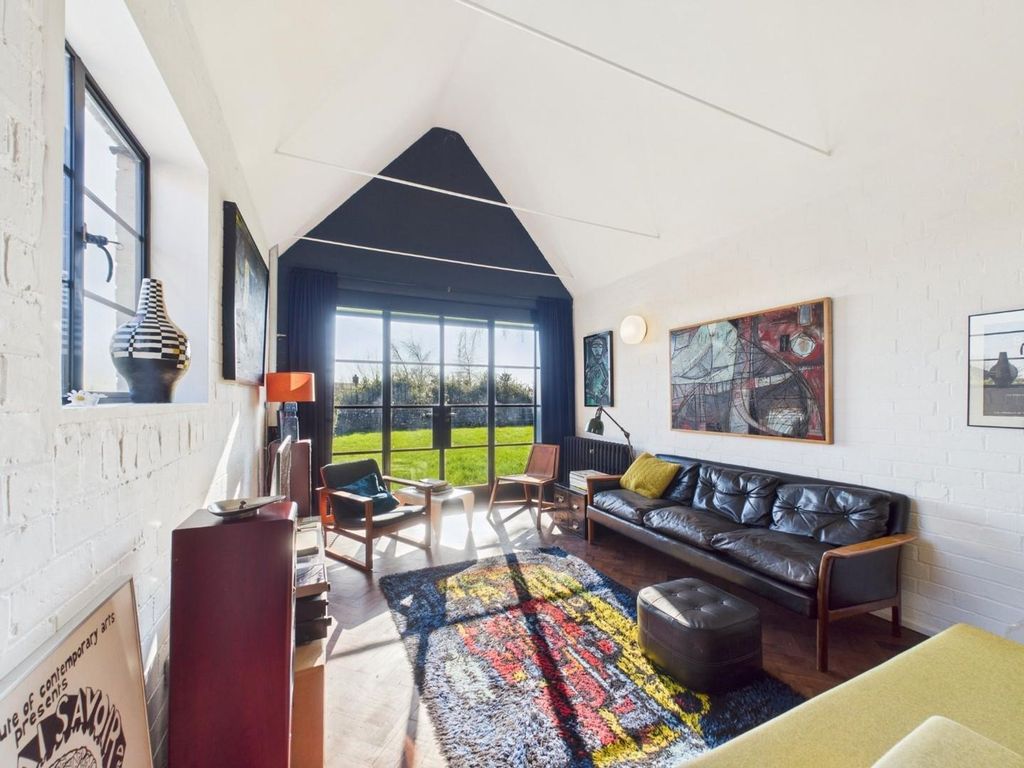 Property photo 3 of 20 Cam03810G0-Pr0208-Still014.Jpg