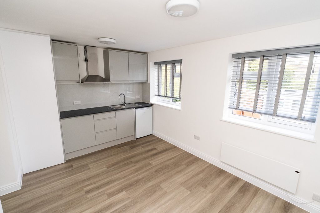 Property photo 2 of 3