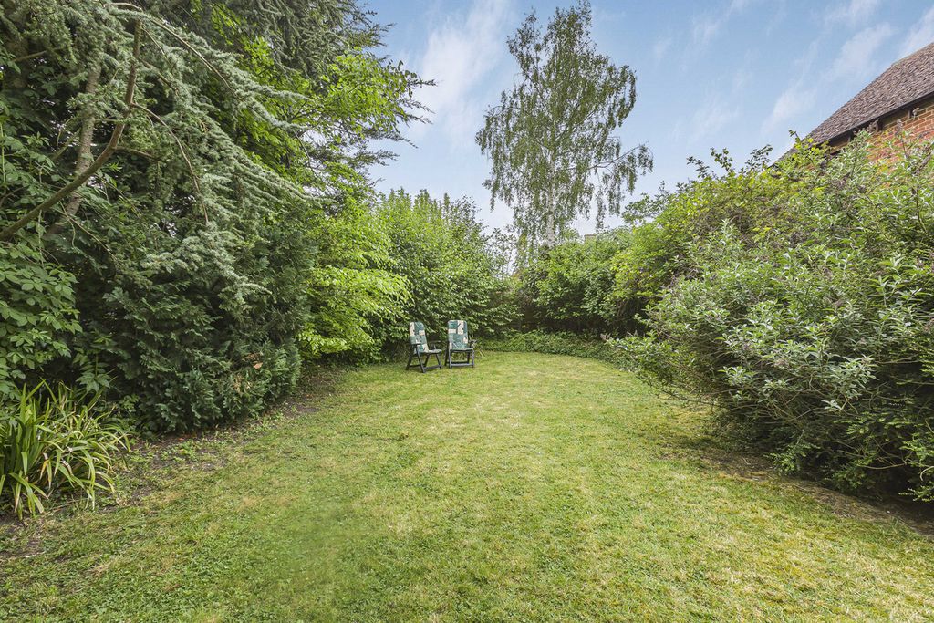 Property photo 2 of 20