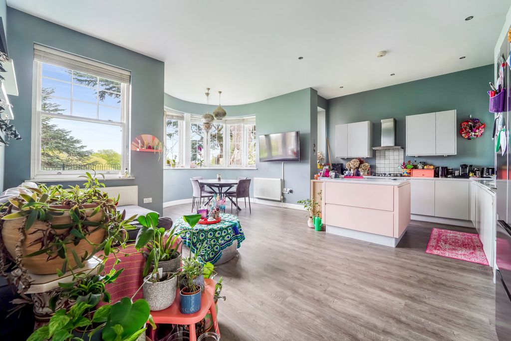 Property photo 2 of 45 Picture No. 84