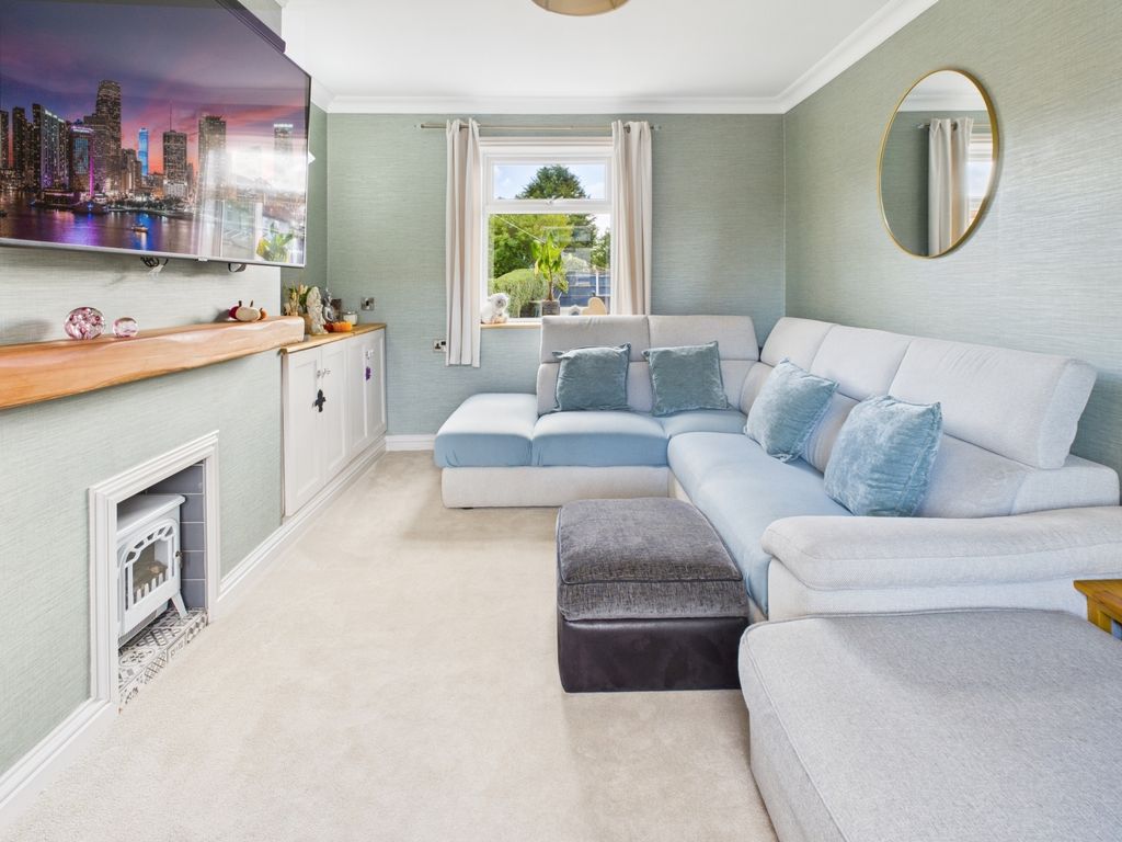 Property photo 2 of 22 Cam04233G0-Pr0039-Still007