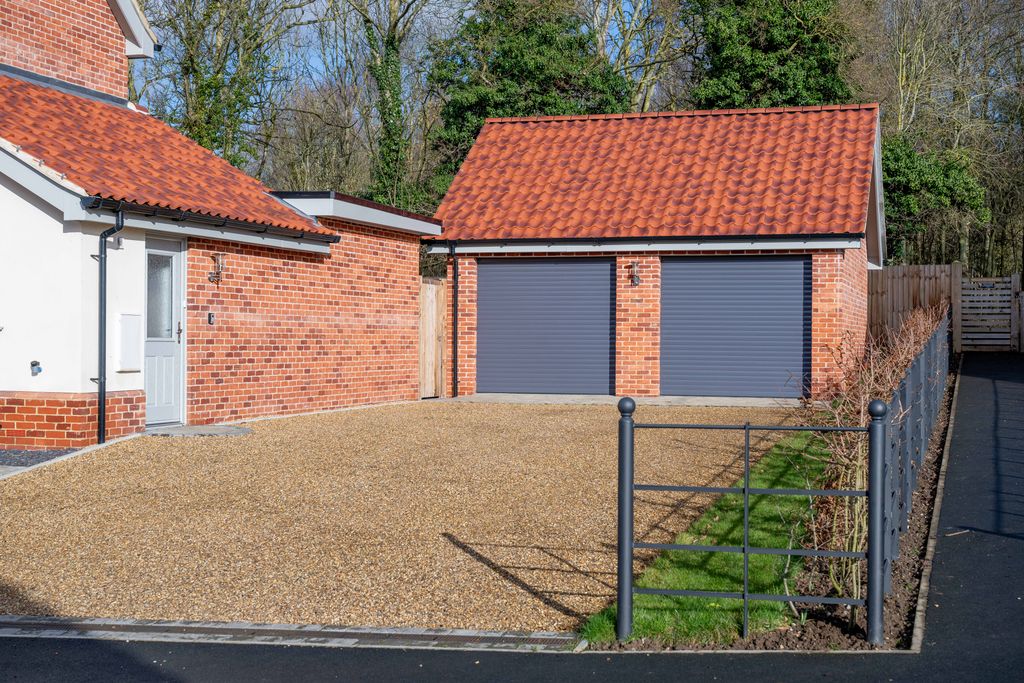 Property photo 3 of 33 Dsc_4002