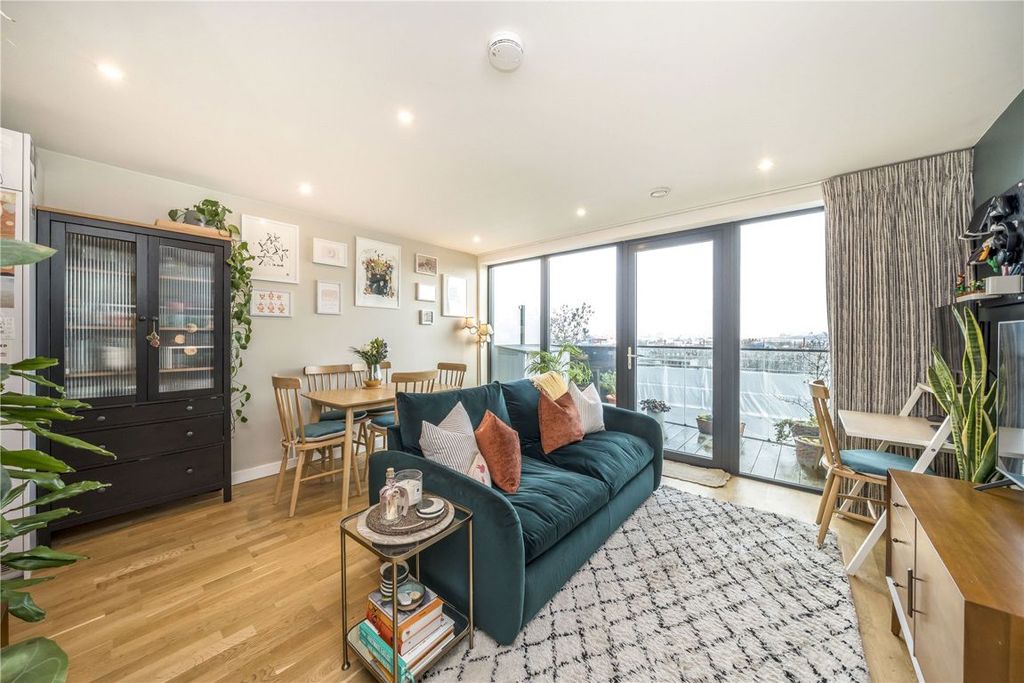 Property photo 1 of 9