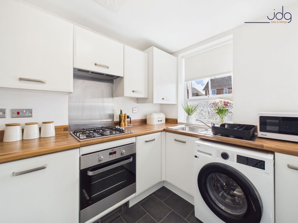Property photo 3 of 15 Kitchen