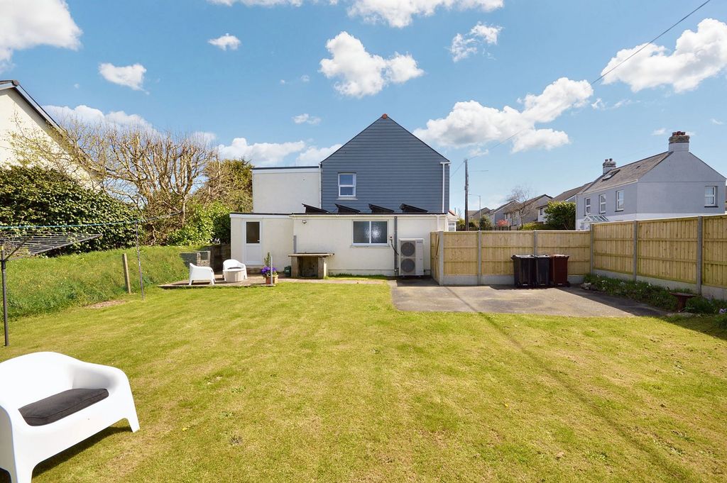 Property photo 2 of 18 Rear